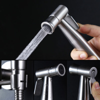 正山304115龍頭與九牧32150龍頭花灑噴槍模具的對比分析